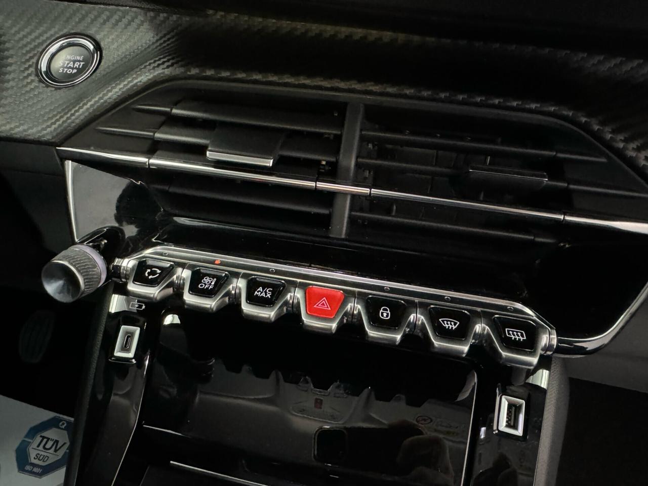 Peugeot 2008 BlueHDi 100 S&S Allure Navi Pack