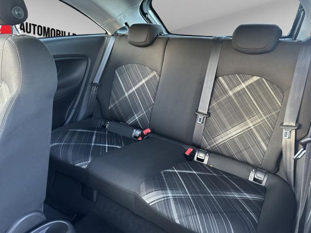 OPEL Corsa 1.2 Coupé BLACK EDITION