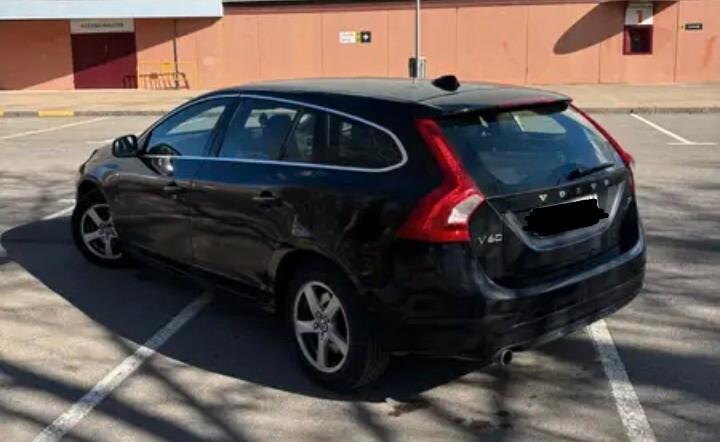 Volvo V60 D2 R-design