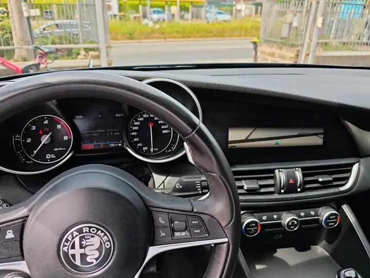 Alfa Romeo Giulia 2.2 Turbodiesel 190 CV AT8 B-Tech
