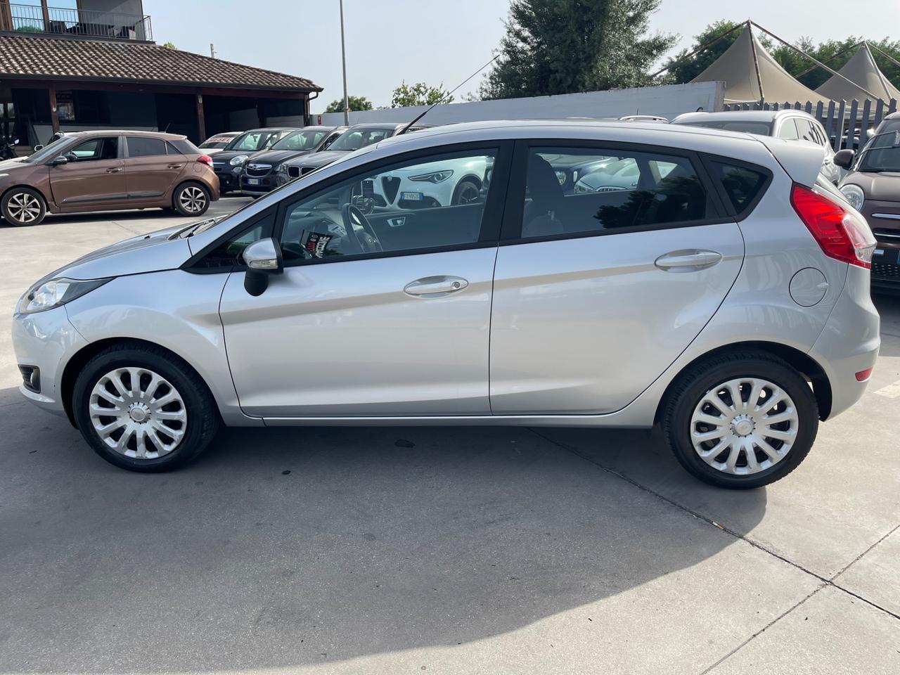 Ford Fiesta 1.4 5 porte GPL
