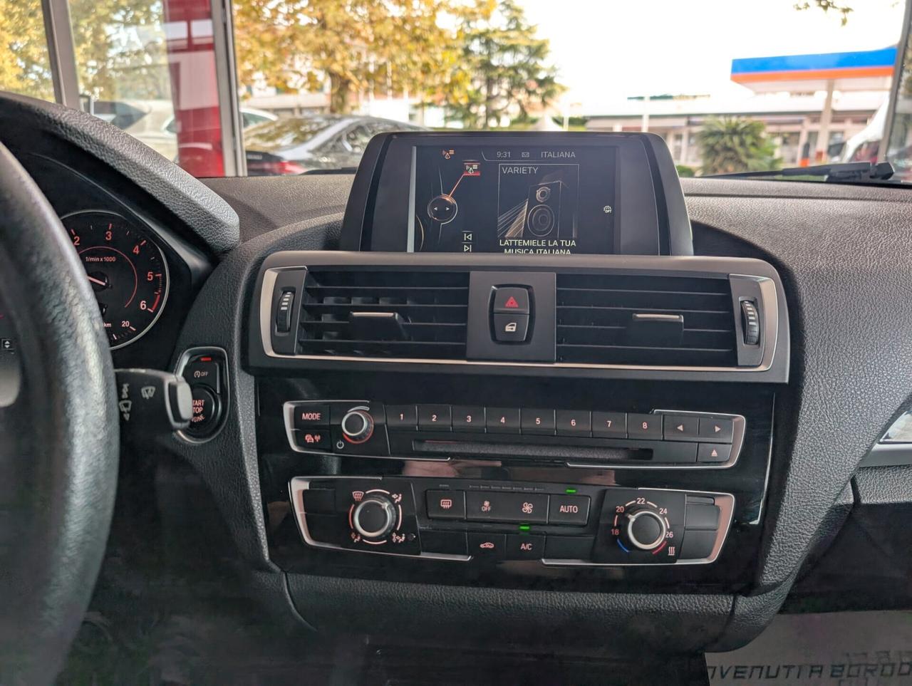 Bmw 116 116d 3p. Urban