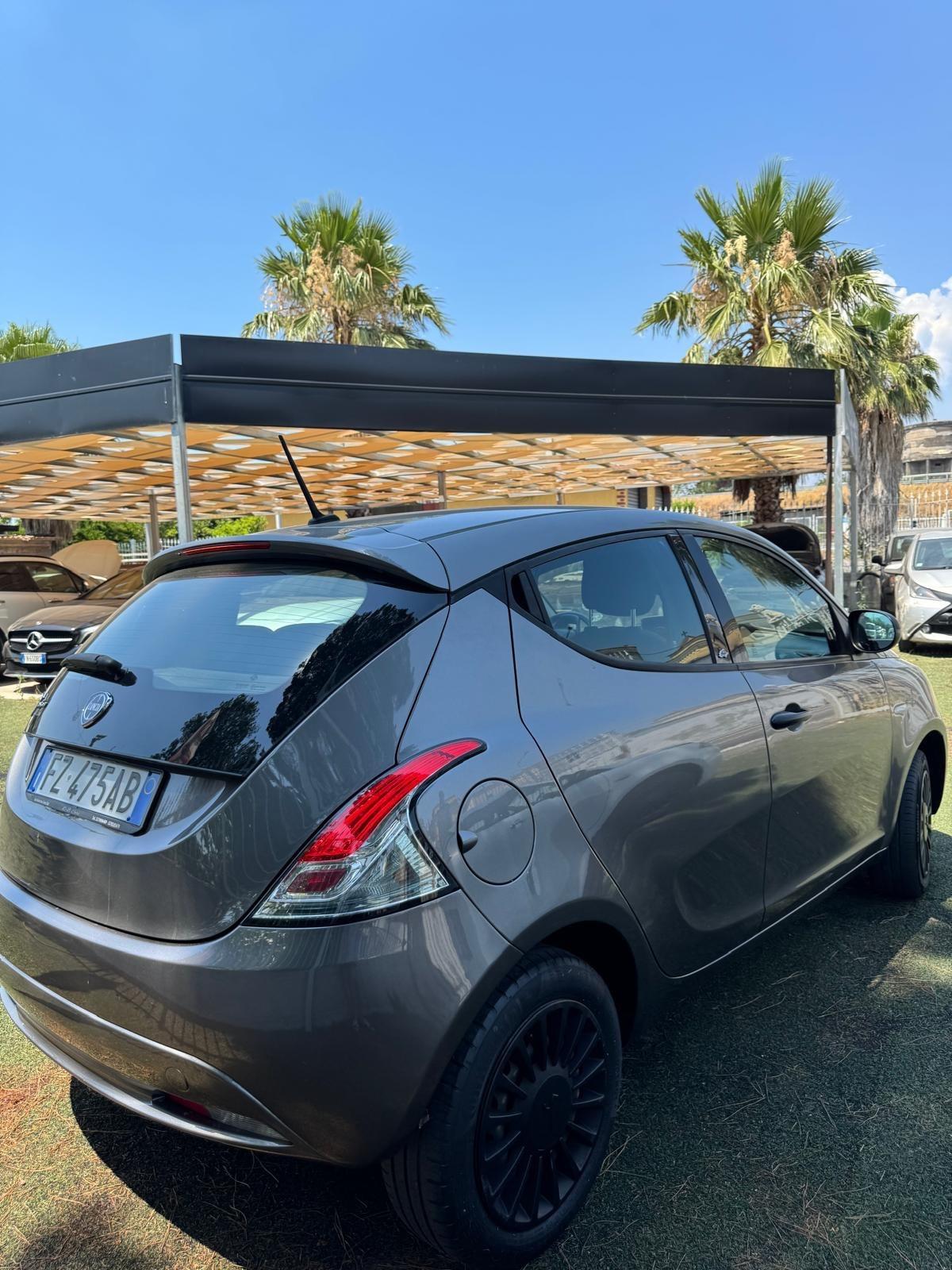 Lancia Ypsilon 1.2 69 CV 5 porte S&S Elefantino Blu