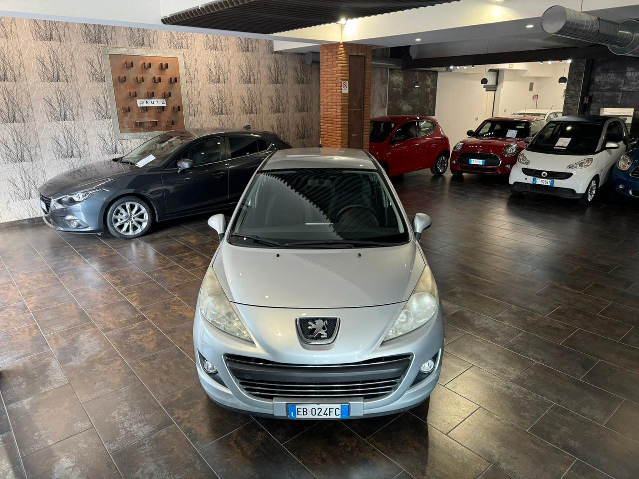 Peugeot 207 1.4 HDi 70CV 5p. Millesim 200