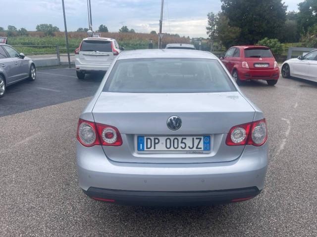 Volkswagen Jetta 1.6 Trendline GPL