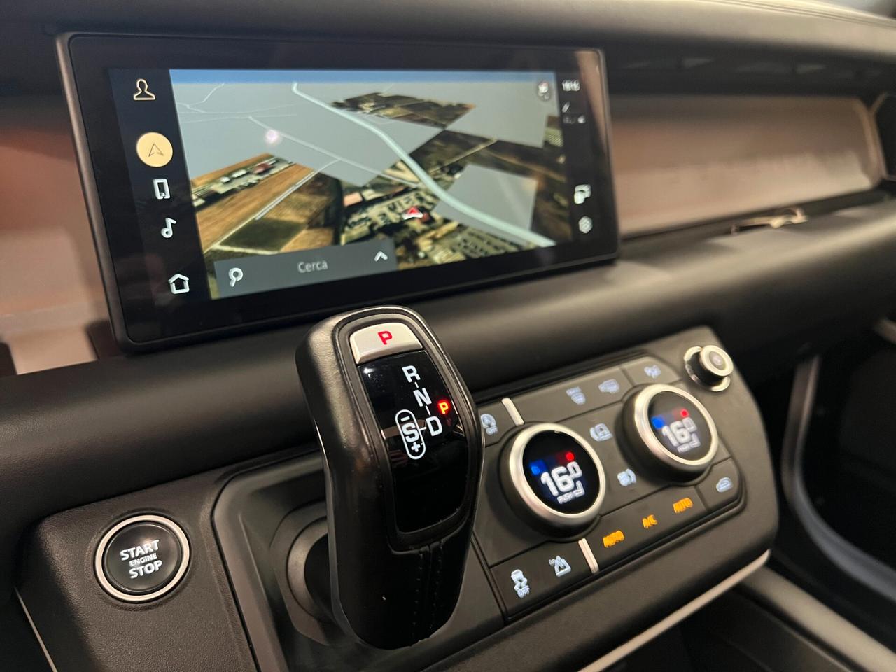 Land Rover Defender 3.0D I6 250 CV AWD Auto X-Dynamic SE