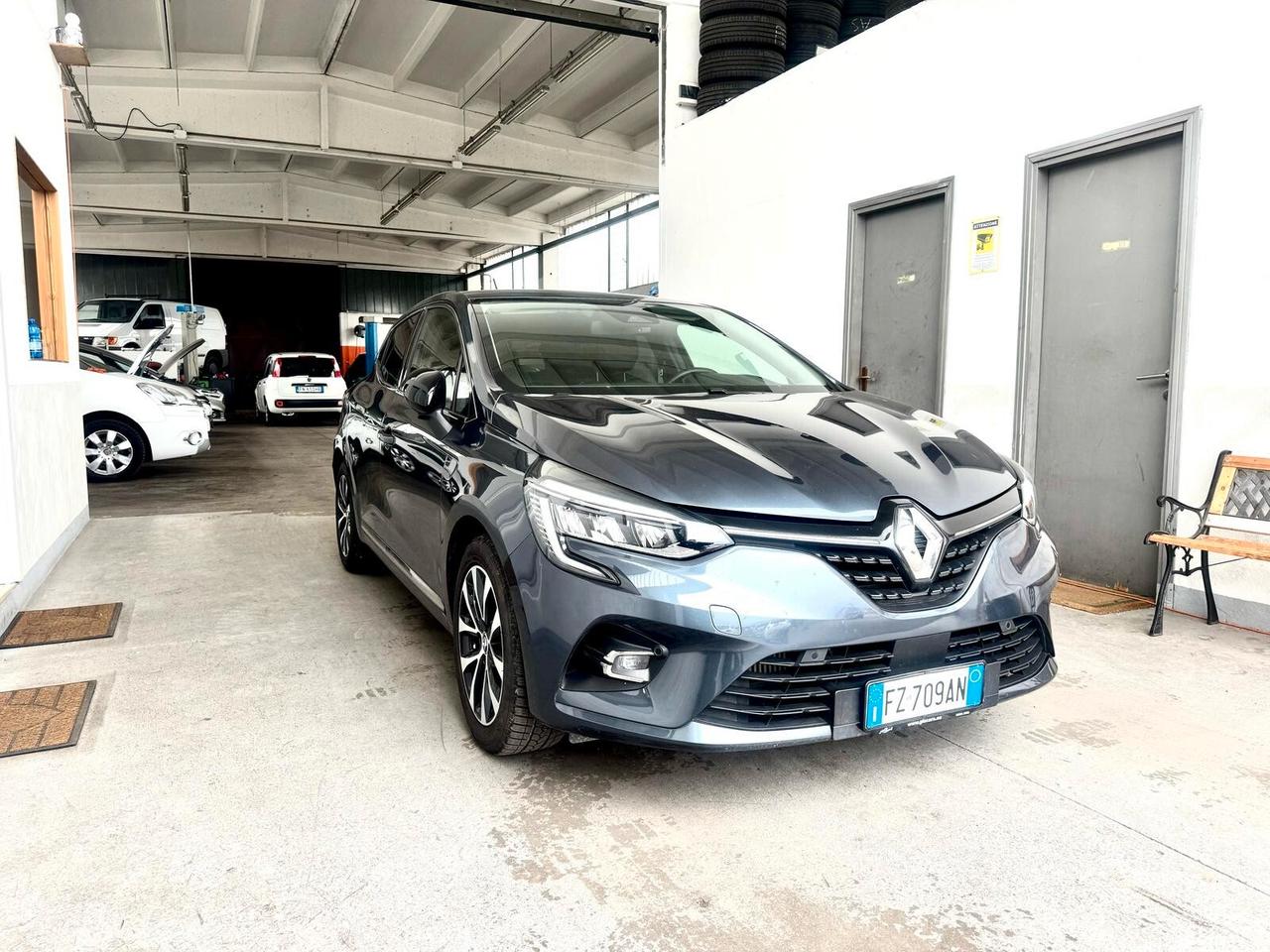 Renault Clio TCe 130 CV EDC FAP 5 porte Intens