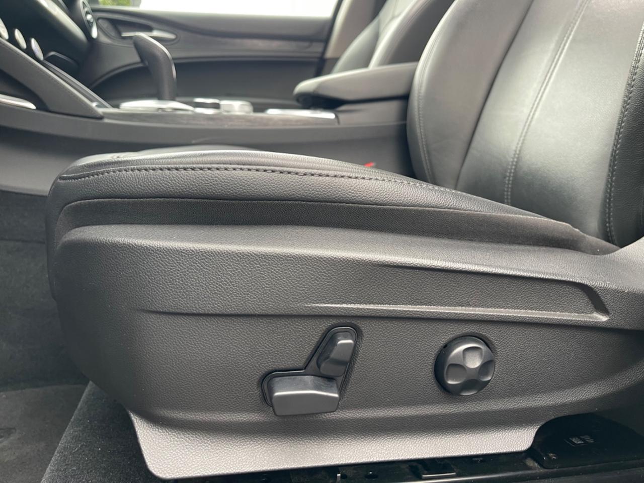 Alfa Romeo Stelvio TETTO APRIBILE 2.2 Turbodiesel 190 CV AT8 Q4 Ti