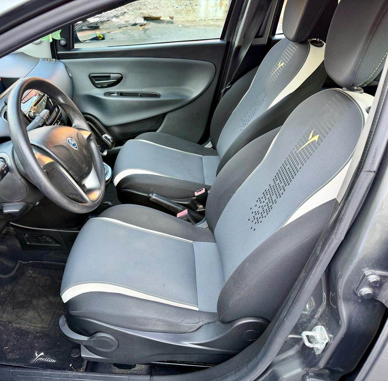 Lancia Ypsilon 1.2 benz/GPL Ecochic Gold