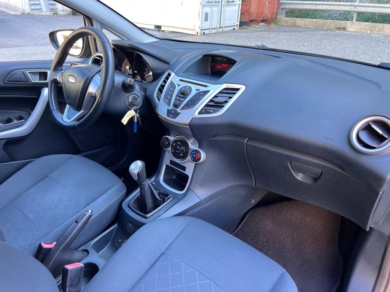 Ford Fiesta 1.4 TDCi 70CV 5 porte Titanium