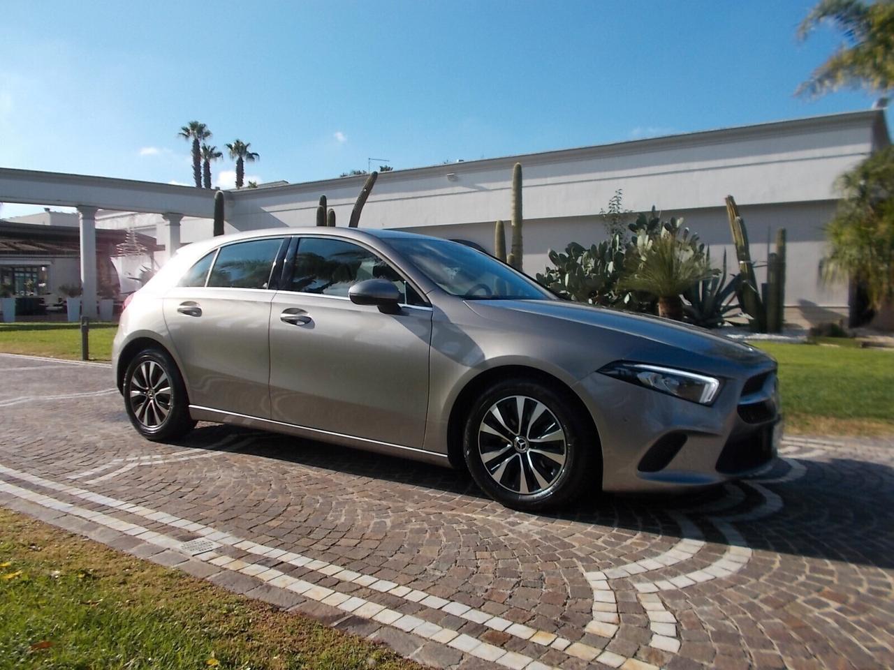 Mercedes-Benz A 180d Autom *FULL OPT.* da VETRINA