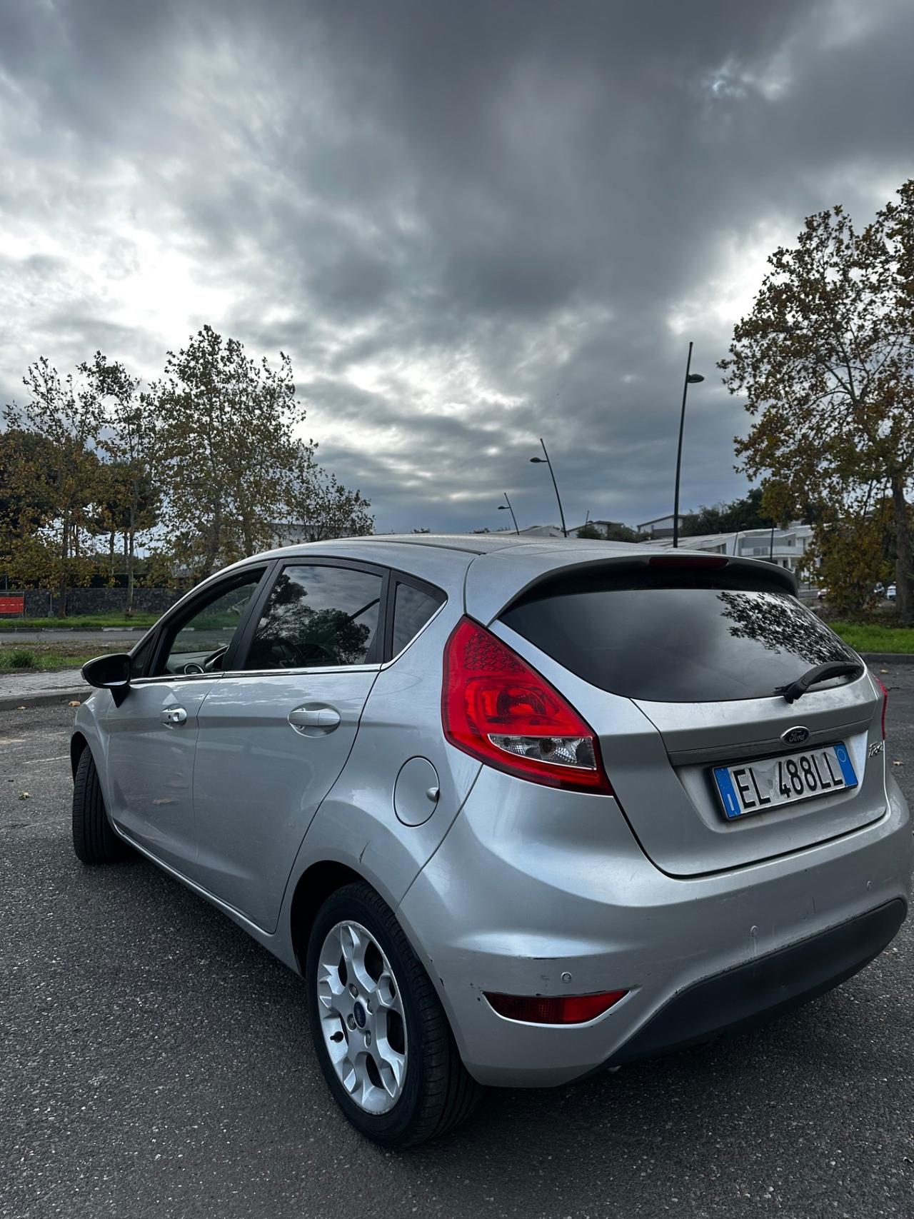 Ford Fiesta Ikon 1.4 5 porte Bz.- GPL