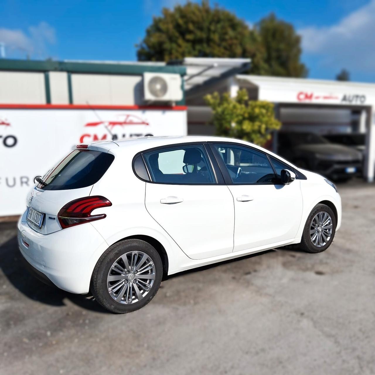 Peugeot 208 PureTech 82 5 porte Allure