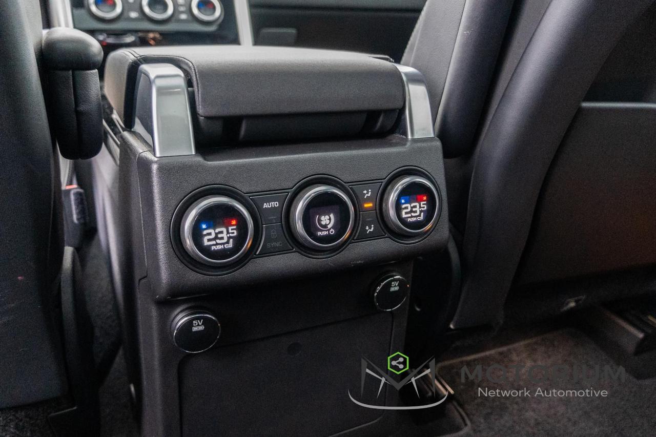 Land Rover Discovery 2.0 SD4 HSE Luxury 240cv 7 POSTI