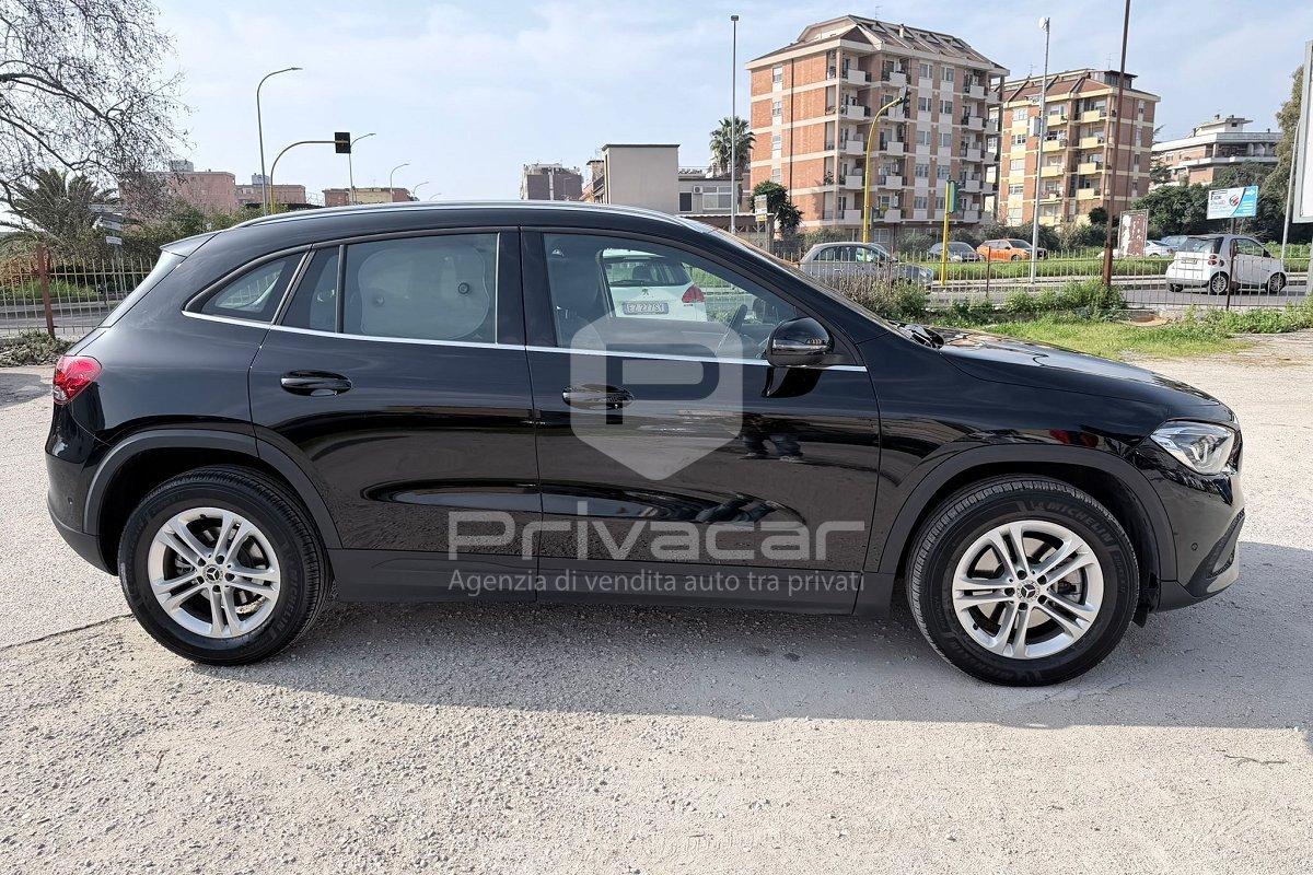 MERCEDES GLA 180 d Automatic Business