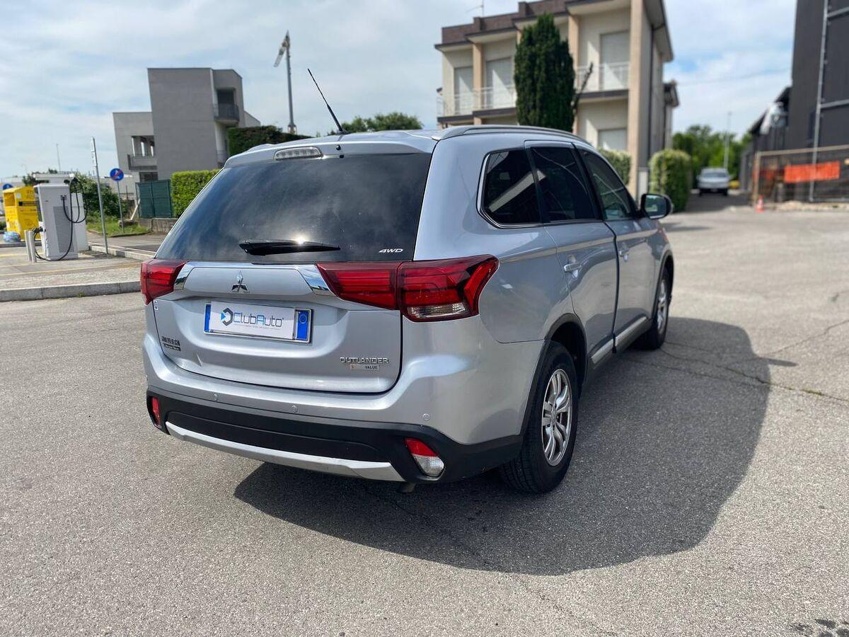 Mitsubishi Outlander Outlander 2.2 Intense awd 5p.ti