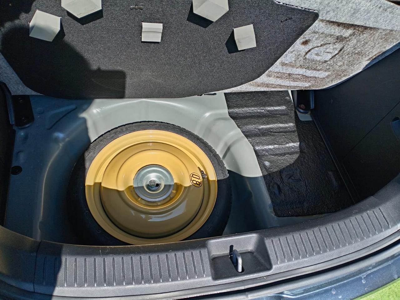 Mazda 2 UTILITARIA 1.3 BENZINA