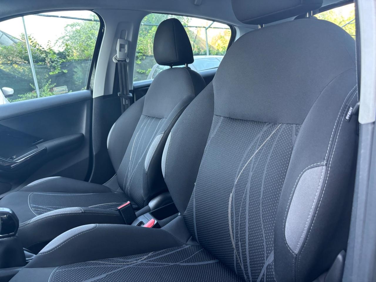 Peugeot 208 1.4 HDi 5 porte Allure OK NEOPATENTATI