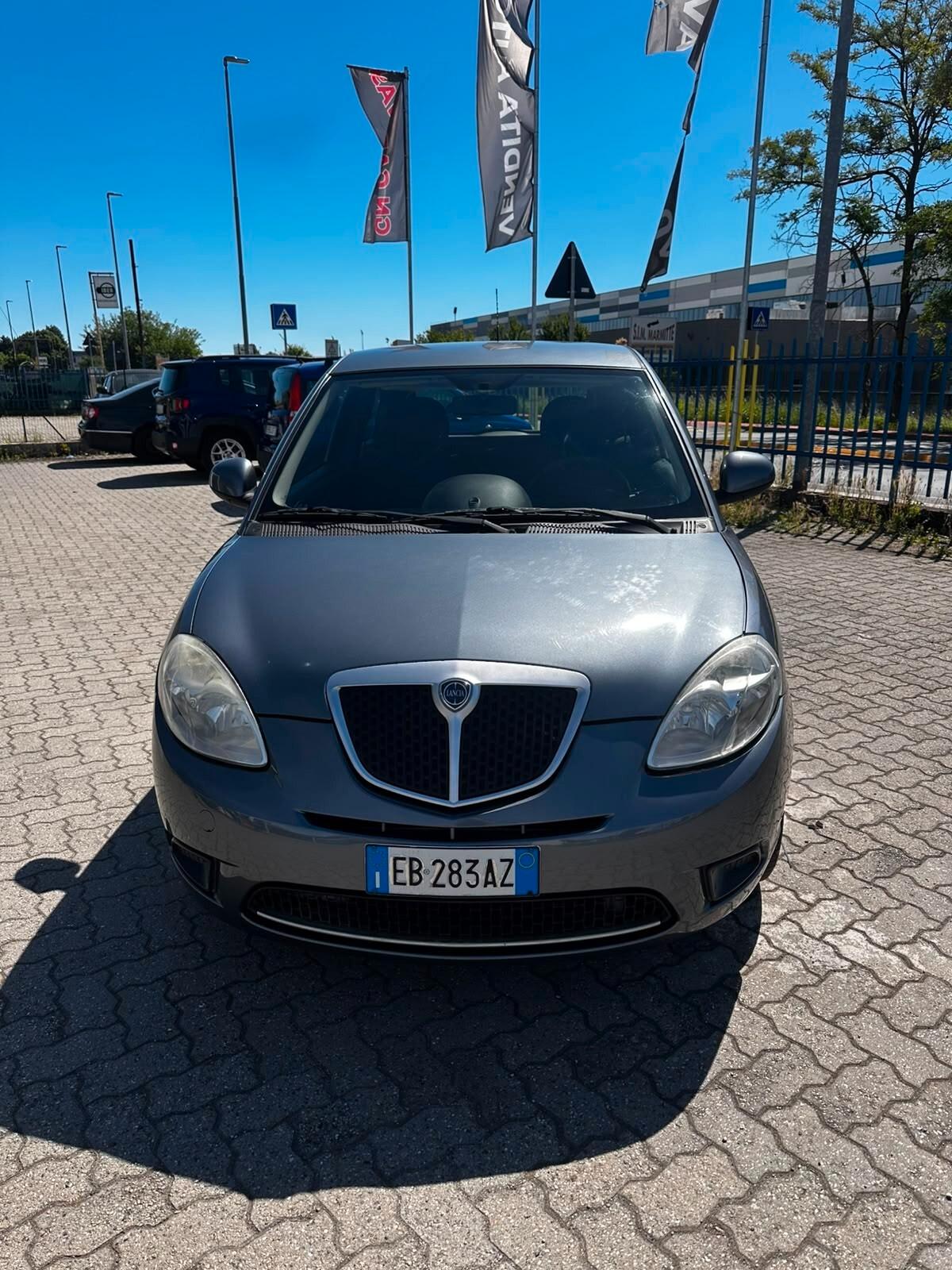 Lancia Ypsilon 1.2 Versus