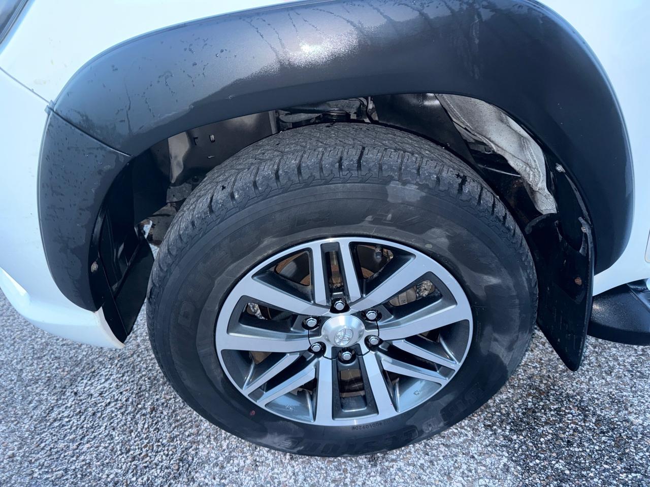 Toyota Hilux 2.4 D-4D 4WD Executive my17" IVA ESP.