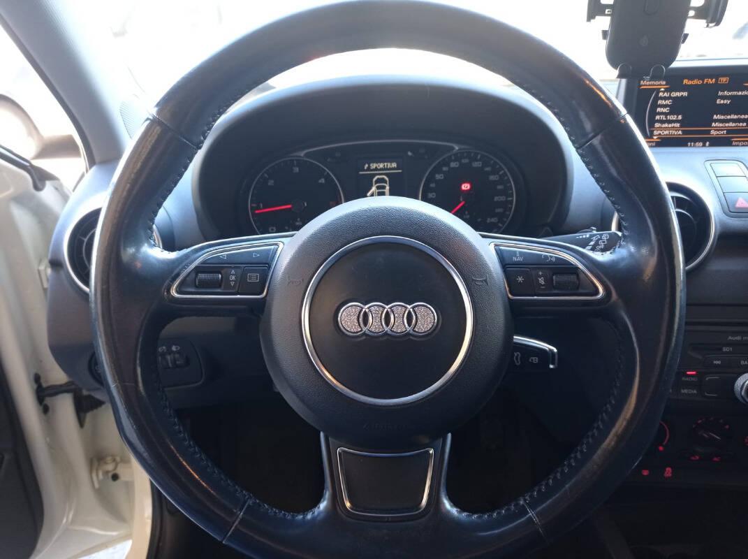Audi A1 1.6 tdi Attraction 90cv