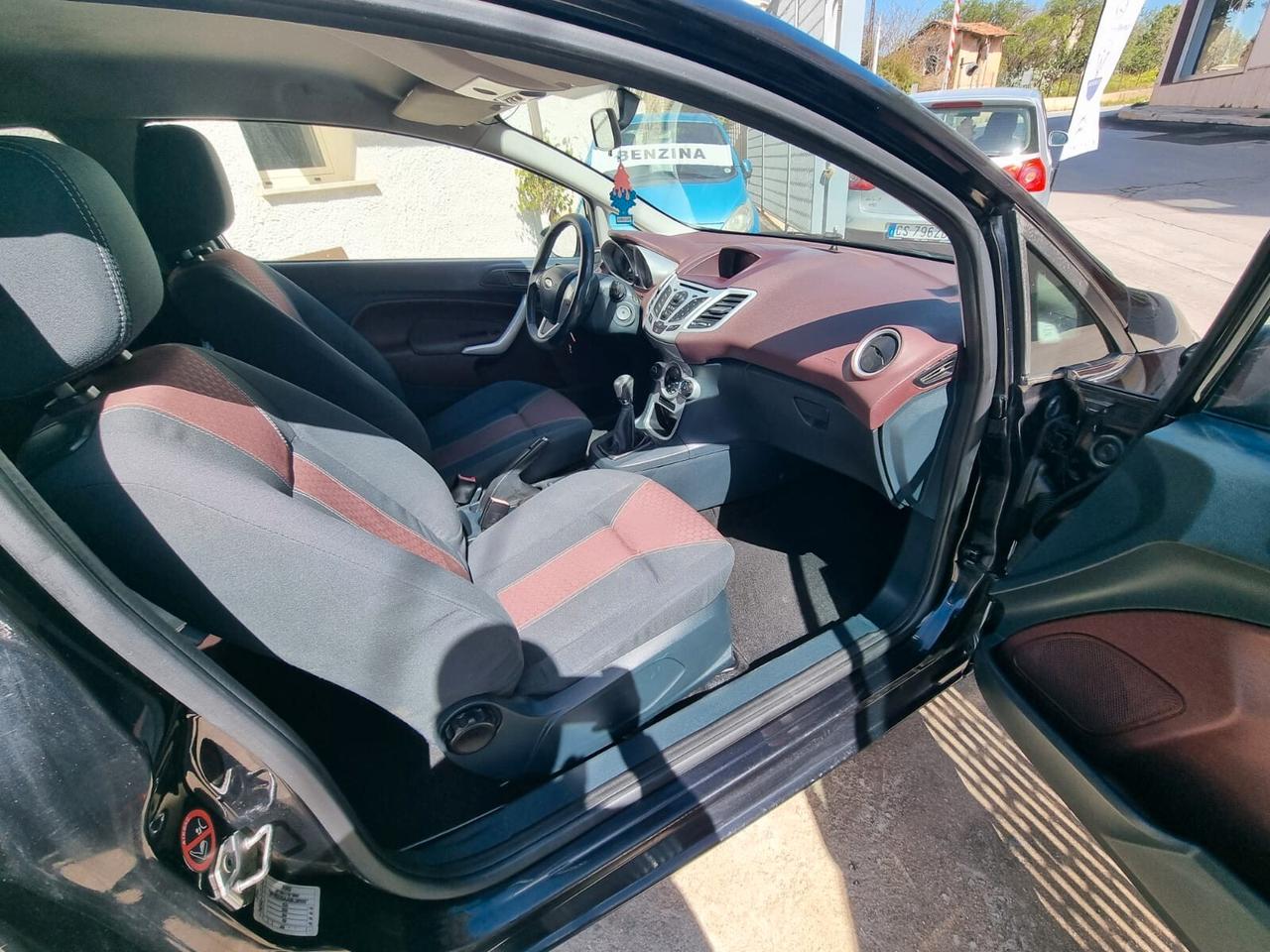 Ford Fiesta 1.4 TDCi aut. 3p. Ghia