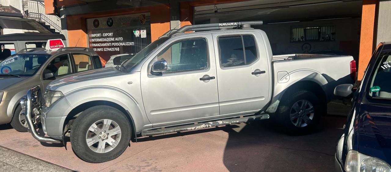 Nissan Navara Double Cab Navara d.cab 2.5 dci Platinum 174cv