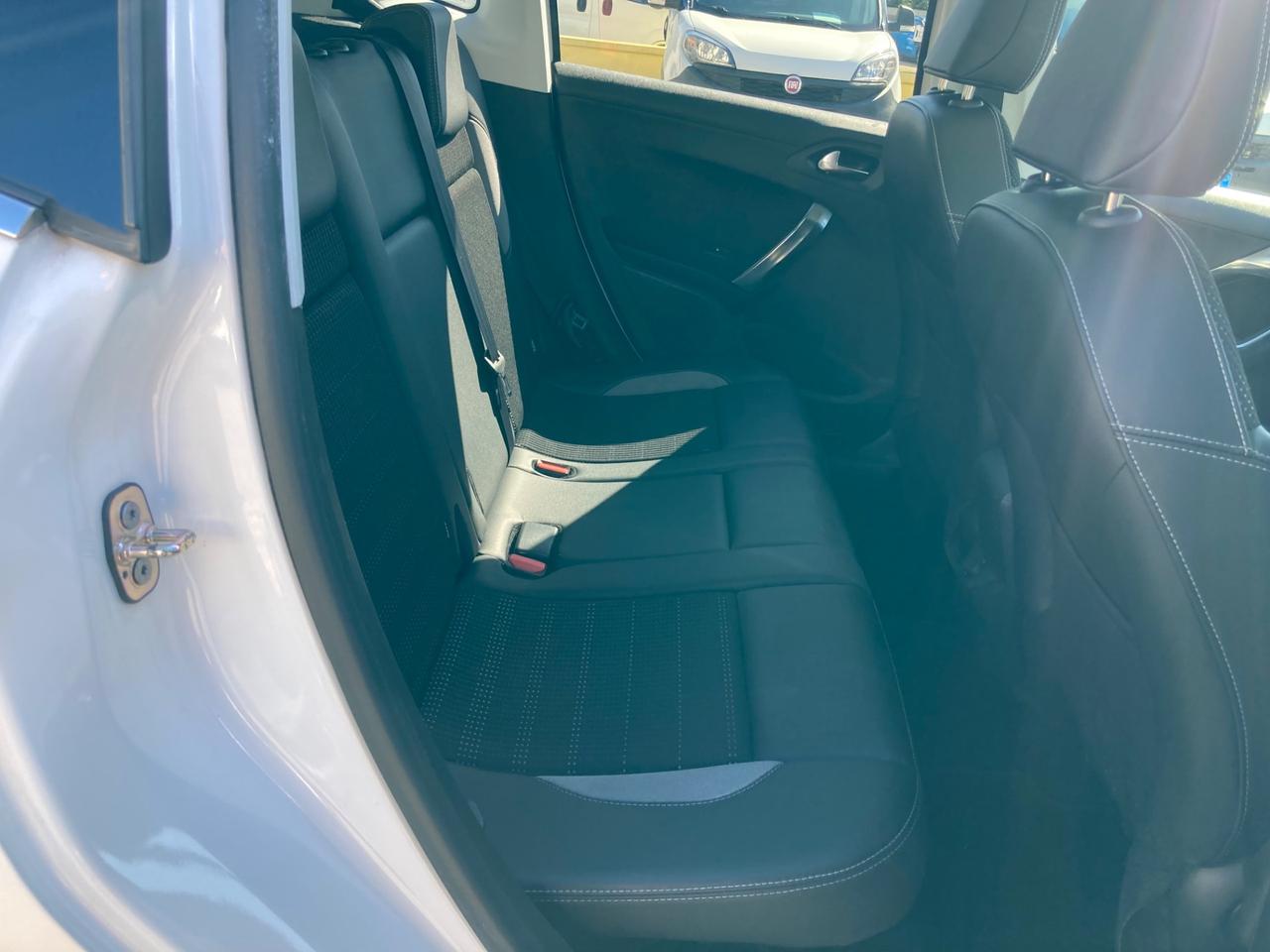 Peugeot 2008 1.6 e-HDi 115 CV Stop&Start Allure