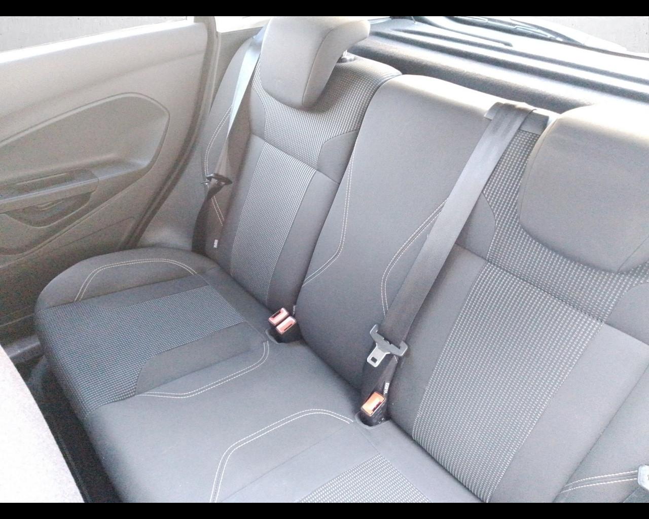 FORD Fiesta 6ª serie - Fiesta 1.5 TDCi 75CV ST LINE
