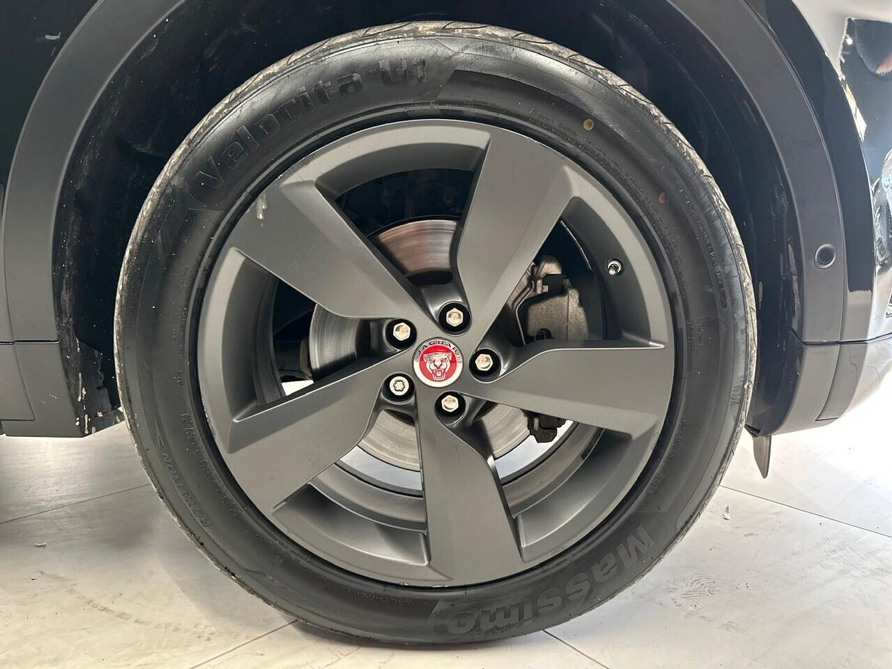 Jaguar E-Pace 2.0D 180 CV AWD aut. R-Dynamic 2018