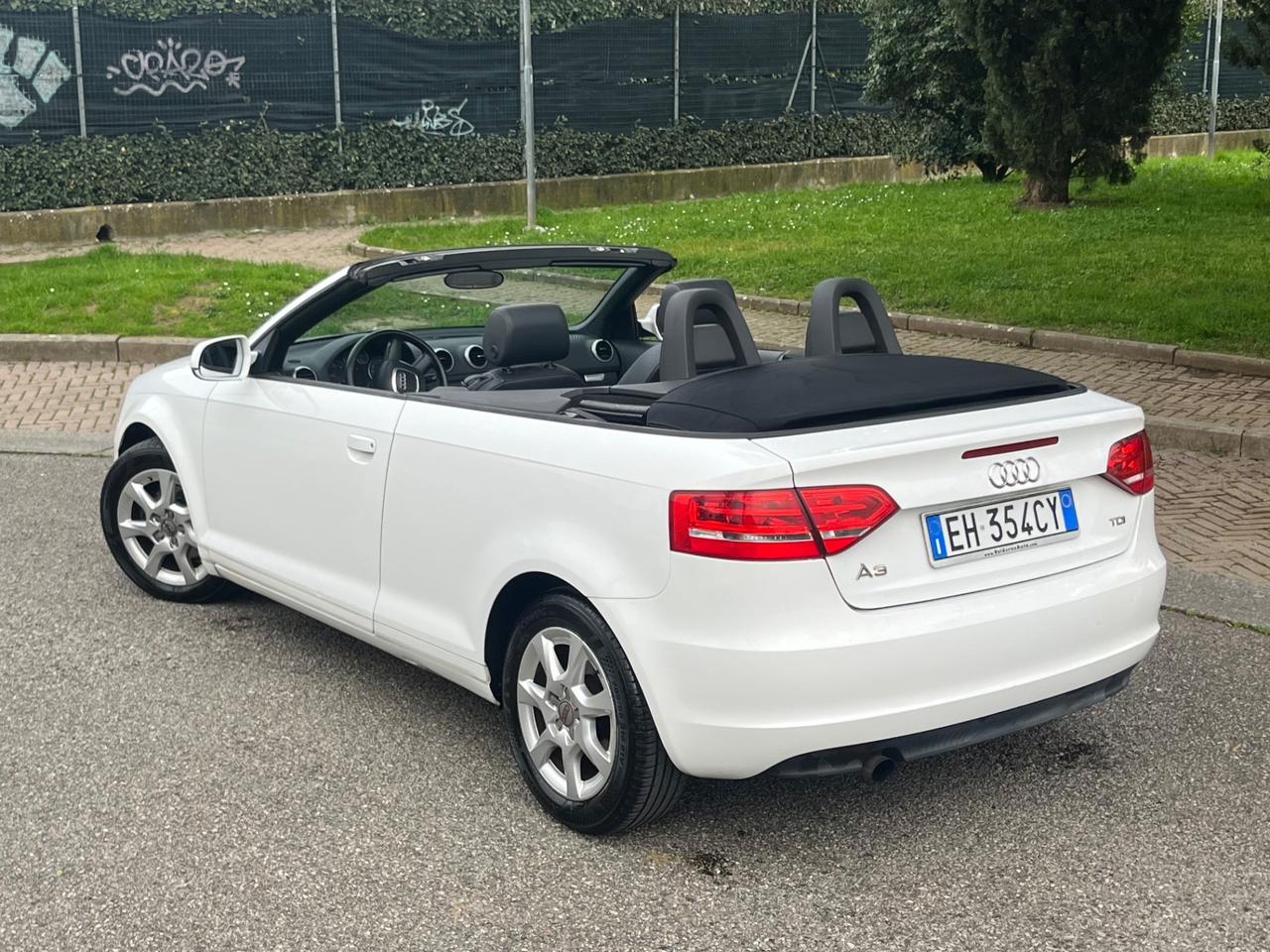 Audi A3 Cabrio 1.6 TDI NEOPATENTATI - 2011