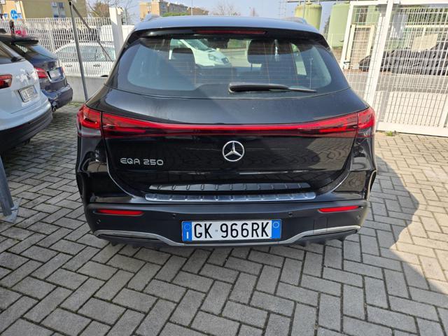 MERCEDES-BENZ EQA 250 Premium Pro