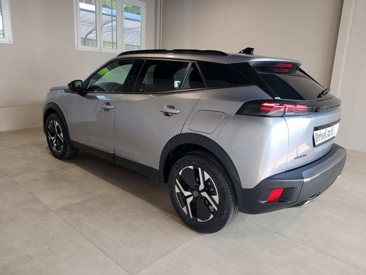 Peugeot 2008 1.2 ALLURE AUT. CRUISE LED CARPLAY PELLE NAVI