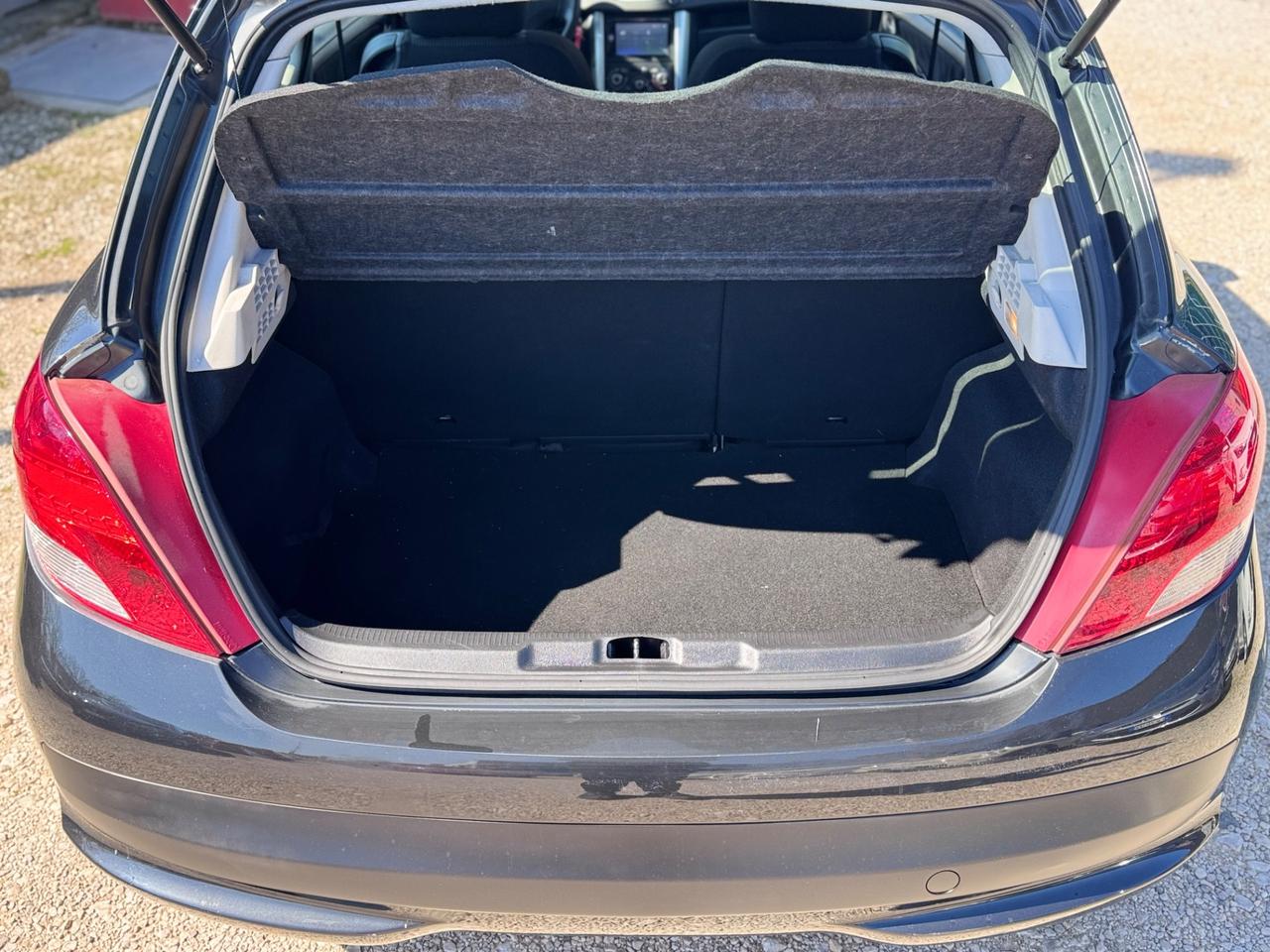 Peugeot 207 1.4 Benzina 73cv Cambio- 77.000km 2013