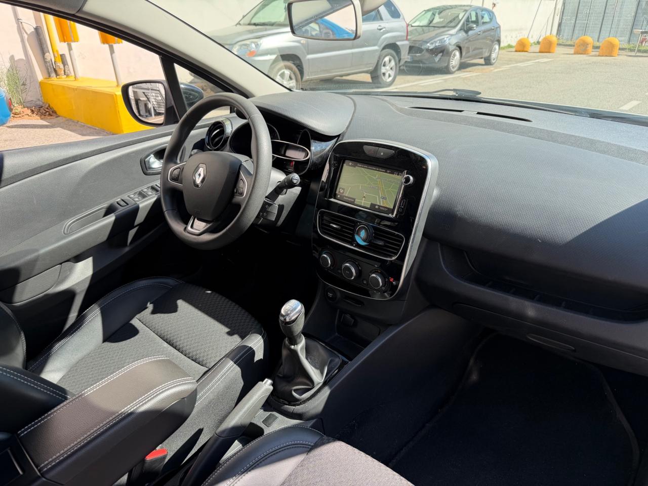 Renault Clio TCe 12V 75 CV 5 porte Moschino Zen