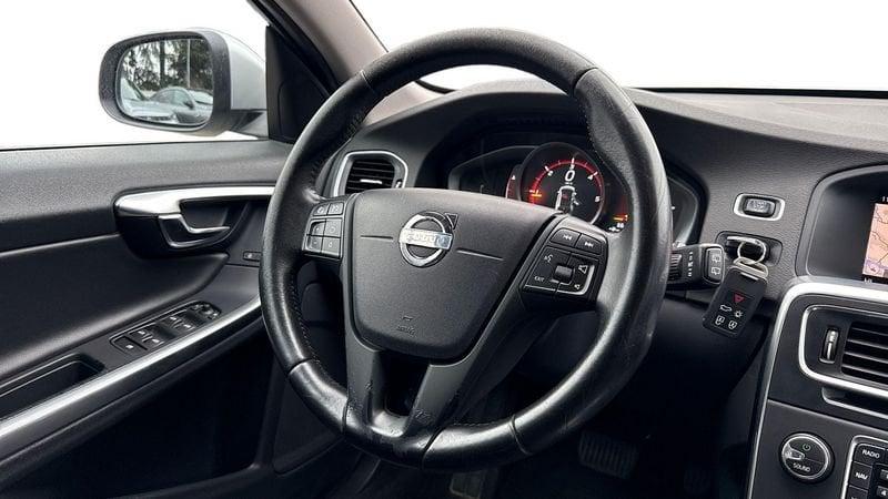 Volvo V60 I 2014 2.0 D3 Momentum Geartronic