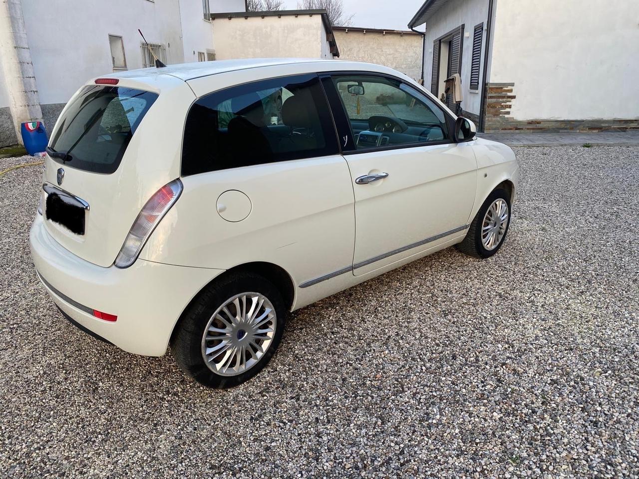 Lancia Ypsilon 1.2 69 CV Elle