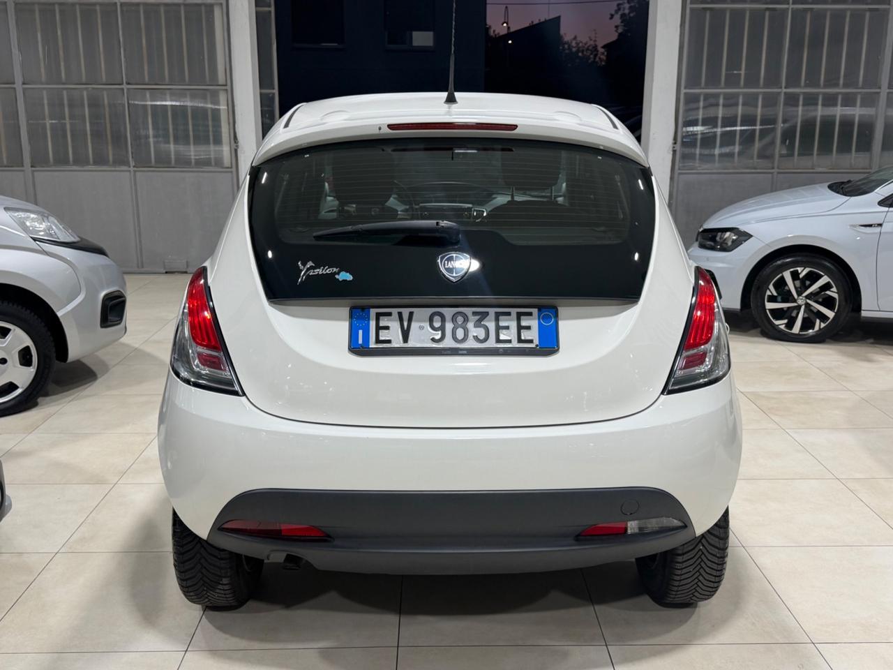 Lancia Ypsilon 0.9 TwinAir 85 CV 5 porte Metano Ecochic Gold
