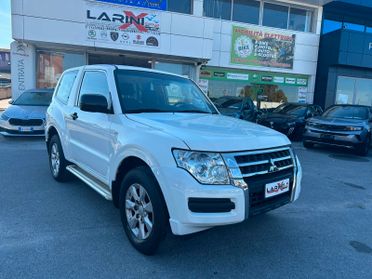 Mitsubishi Pajero 3.2 DI-D 16V aut. 3p. Invite DPF
