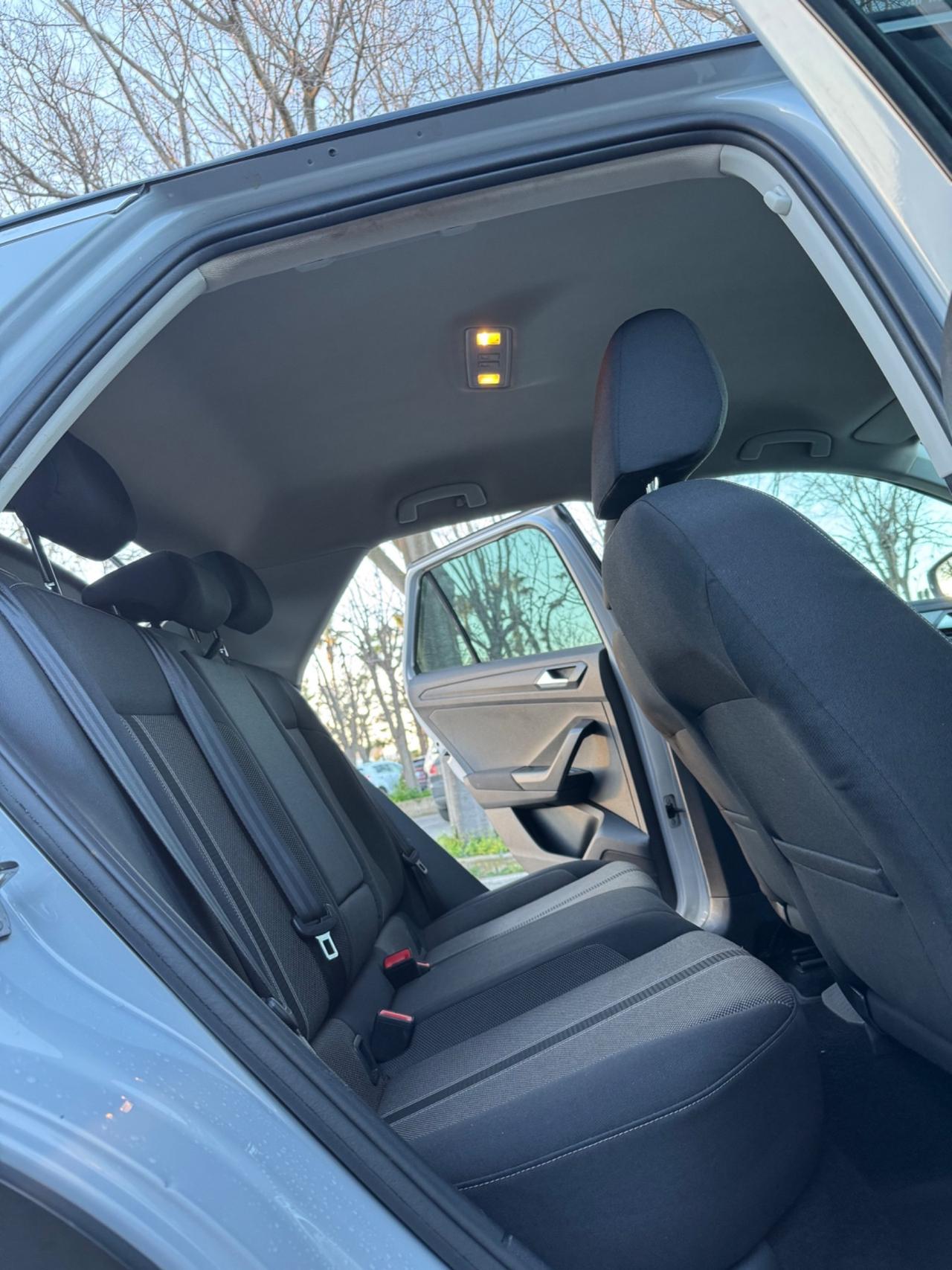 Volkswagen T-Roc 1.6 TDI SCR Business BlueMotion Technology