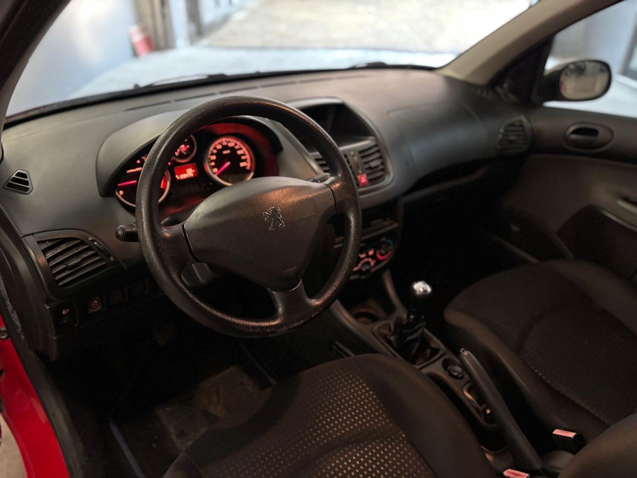 Peugeot 206 PLUS 1.1 - ADATTA A NEOPATENTATI