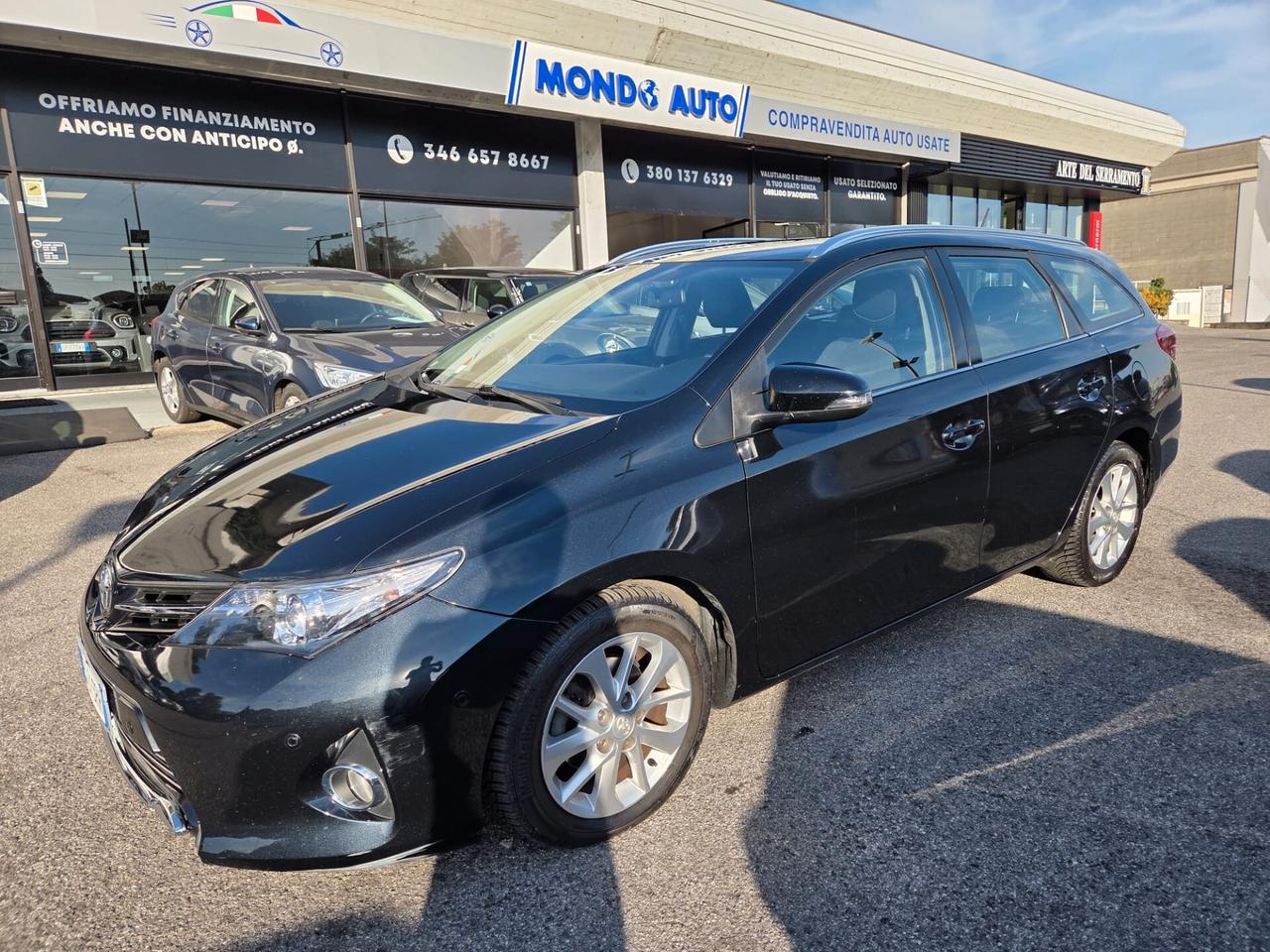 Toyota Auris 1.4 D-4D Lounge TOURING SPORT