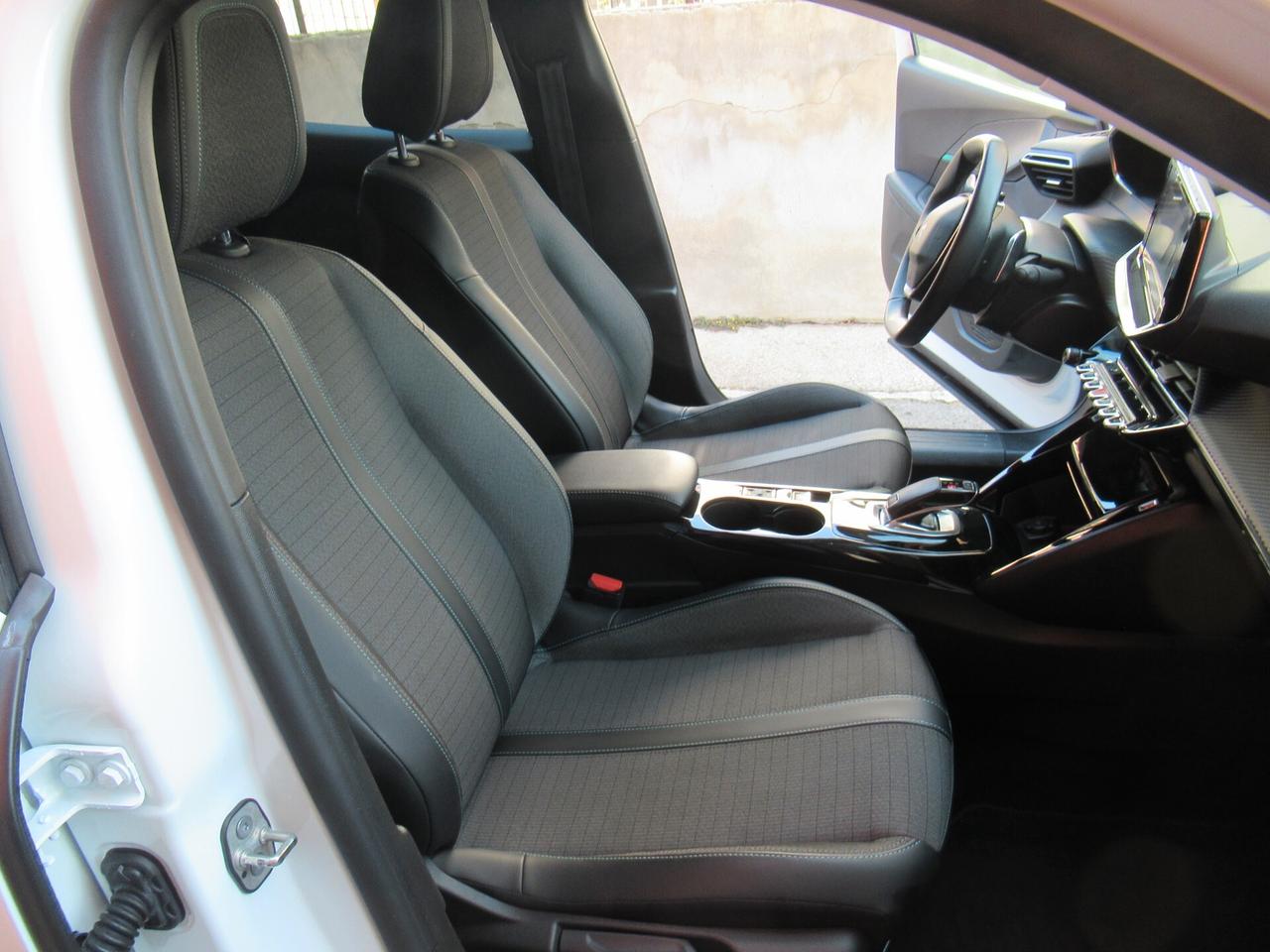 Peugeot 2008 BlueHDi 130 S&S EAT8 Allure Pack