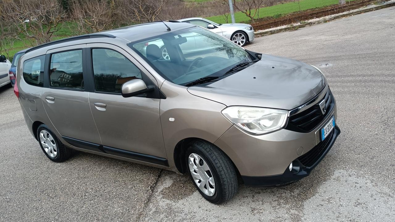 Dacia Lodgy 1.6 benzina/metano km 142.500 pari al nuovo