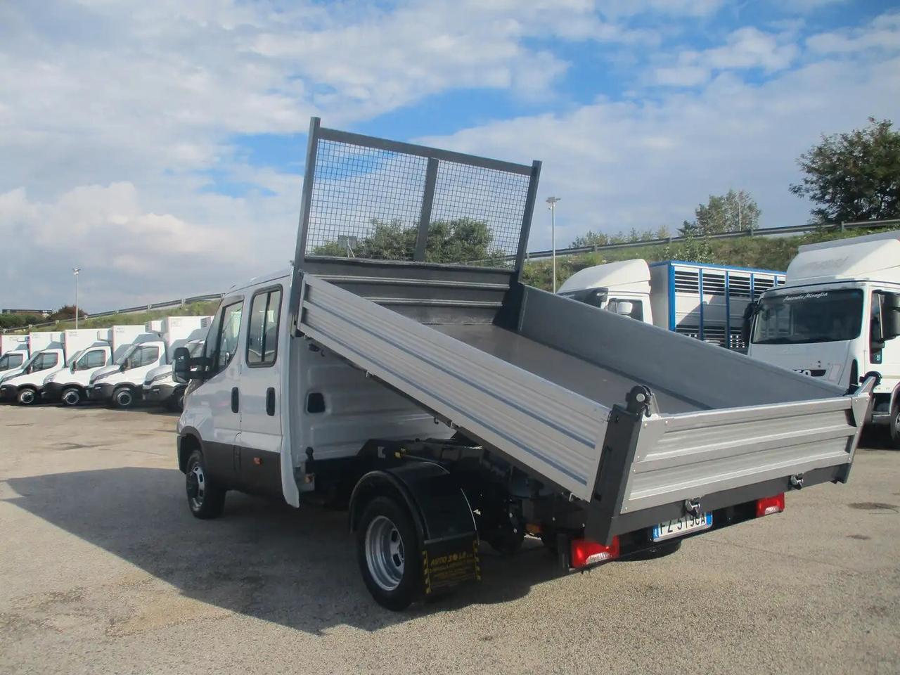 Iveco Daily 35C12 2.3 120CV E6 DOPPIA CABINA 7P RIBALTABILE TR