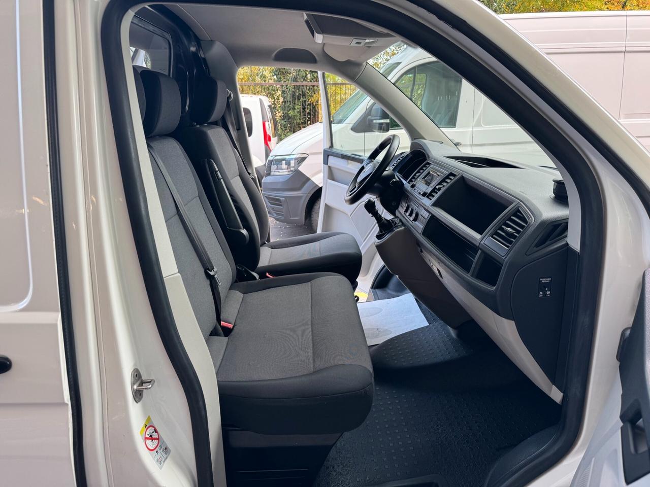 Volkswagen T6 Transporter 2.0TDI UNIPR GARANZIA24M