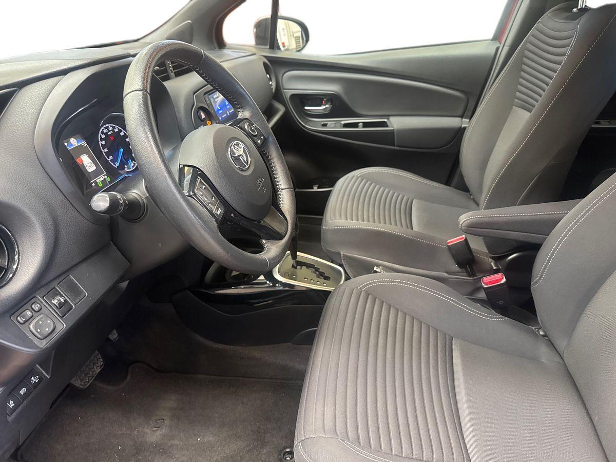 TOYOTA Yaris 3ª serie - Yaris 1.5 Hybrid 5 porte Trend "Red Edition