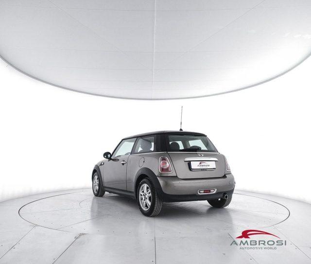 MINI One 1.6 16V One (72kW)