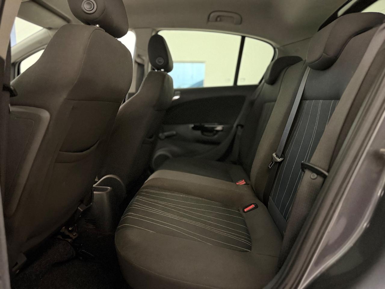 Opel Corsa 1.2 5 porte Cosmo NEOPATENTATI