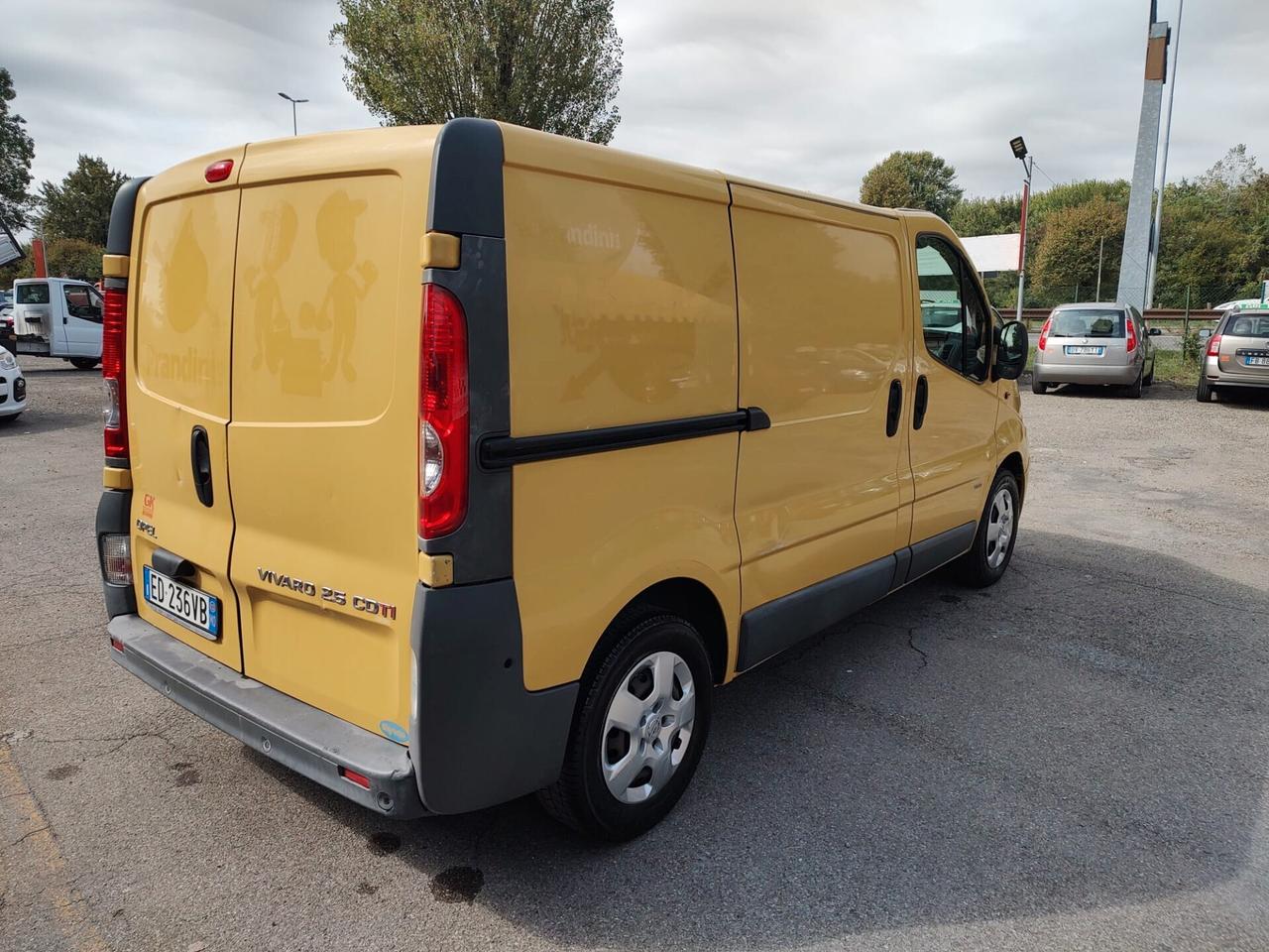Opel Vivaro 29 2.5 CDTI PC-TA Furgone Fap OK NEOPATENTATI